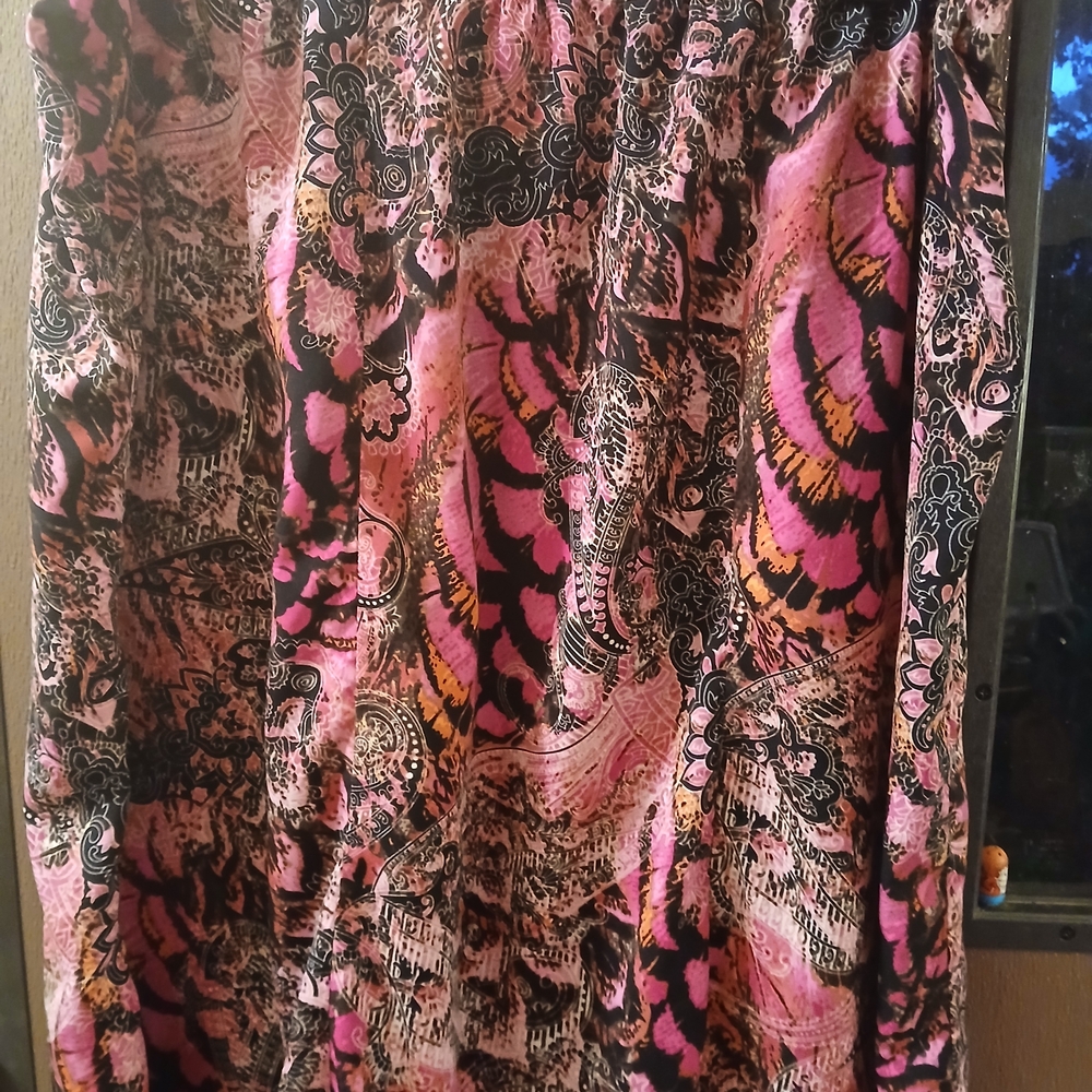 Elegant Pink Patterned Skirt